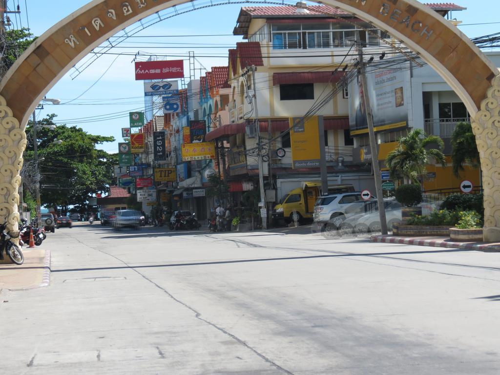 Jomtien Plaza Suite Apartments Pokoj fotografie