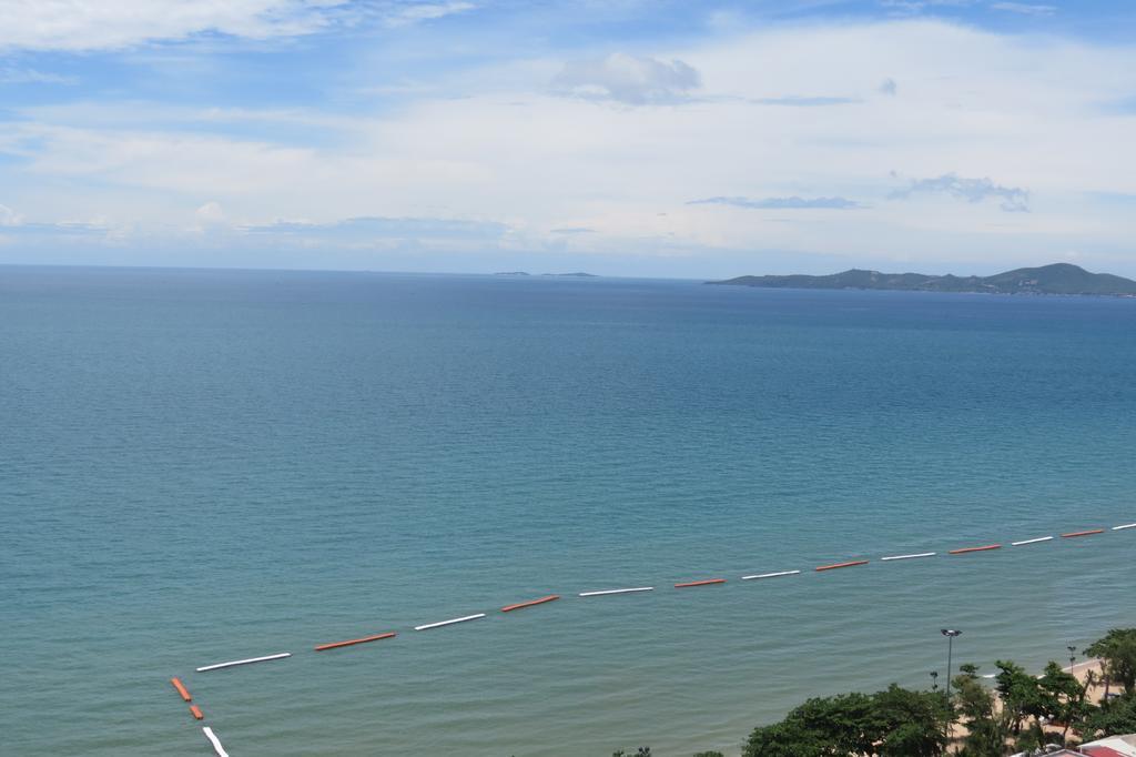 Jomtien Plaza Suite Apartments Pokoj fotografie