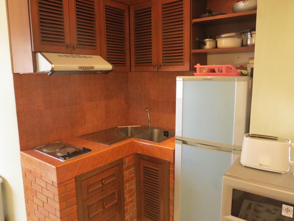 Jomtien Plaza Suite Apartments Pokoj fotografie