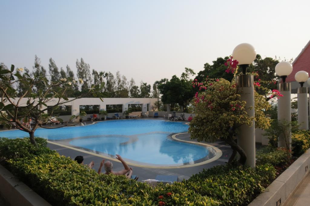 Jomtien Plaza Suite Apartments Pokoj fotografie