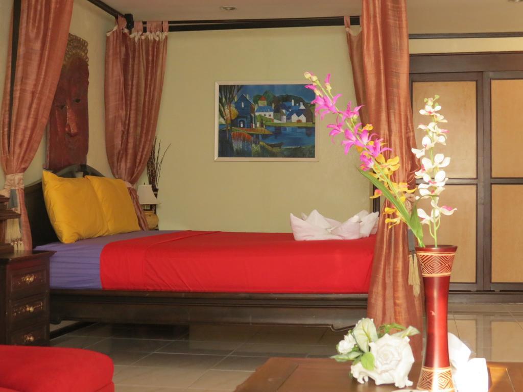 Jomtien Plaza Suite Apartments Pokoj fotografie